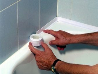 afdichtingsmiddel voor de badkamer wat is beter siliconen of acrylverf waterbestendige en vochtbestendige lijm voor een douchecabine die niet zwart wordt