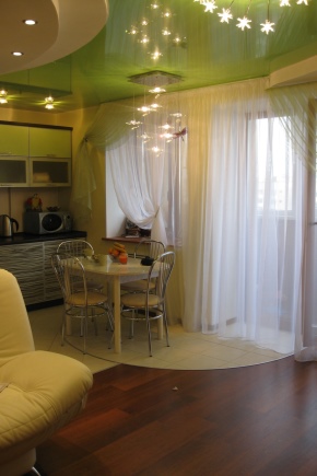  Curtains in the kitchen with a balcony door