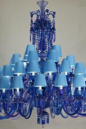  Kroonluchters in blauwe kleuren: een combinatie in het interieur