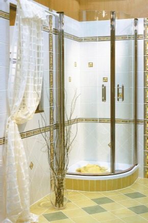  How to make a podium for a shower cabin with your own hands?