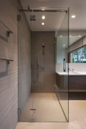  Features shower enclosure made of glass without a pallet