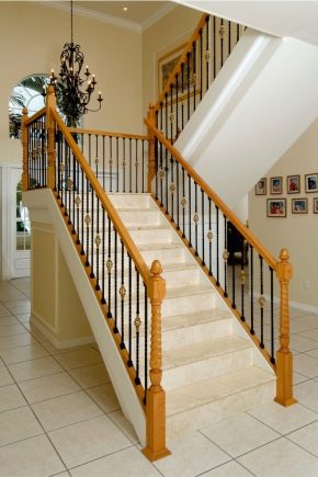  Hur man väljer och installerar räcken och räcken för trappor i ett privat hus?