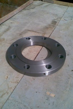  Flanges for hydroaccumulators: features of operation and replacement