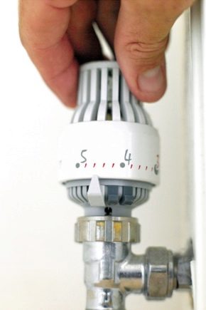  हीटिंग रेडिएटर के लिए तापमान नियंत्रक: पसंद और संचालन की विशेषताएं