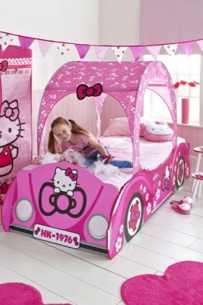  Łóżko dla dziewczynki w postaci samochodu