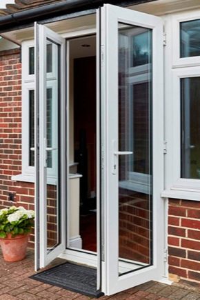  Hardware for plastic doors: types and tips for choosing