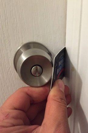  كيفية فتح قفل الباب الداخلي بدون مفتاح؟
