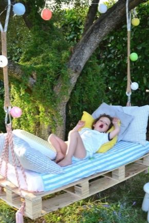  Bed Swing: Models and Tips for Choosing