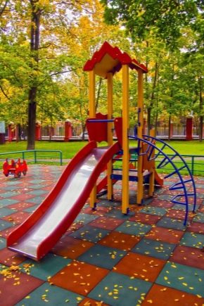  Coverage for playgrounds in the country: types and choice of flooring