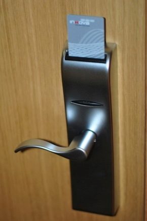  Serrures magnétiques sur la porte: choix, principe de fonctionnement et installation