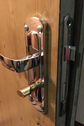 Repair door handles: how to fix the furniture and what will it take?