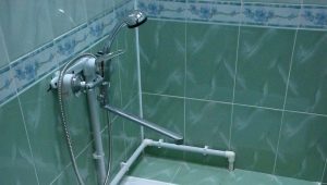  Palettes pour cabines de douche en acier émaillé des producteurs russes
