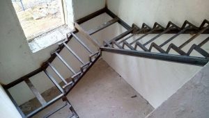  Wat is beter om het frame van de trap te maken?