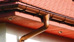  플라스틱 지붕 홈통 : 계산 및 마운트 방법?