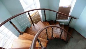  Choosing railings for stairs: a variety of shapes and materials.