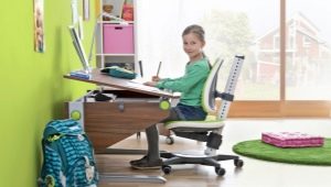  How to choose a chair for the student, height adjustable?