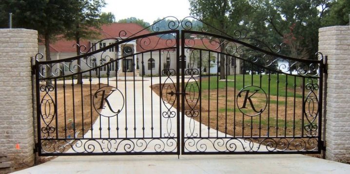  Swing metal gates: the pros and cons