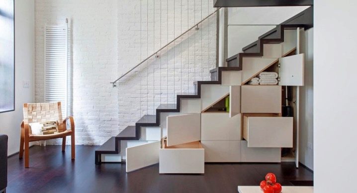  Bir şehir evinde bir merdiven yapmak ne kadar güzel?