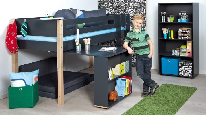  Loft bed