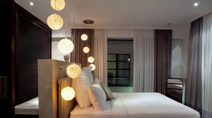 Plafonul luminilor din dormitor