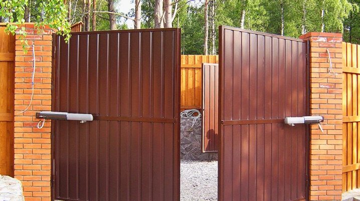  Automatic gates: the pros and cons of automated systems