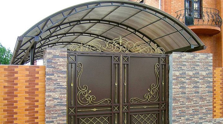  Gates with forged elements: advantages and disadvantages
