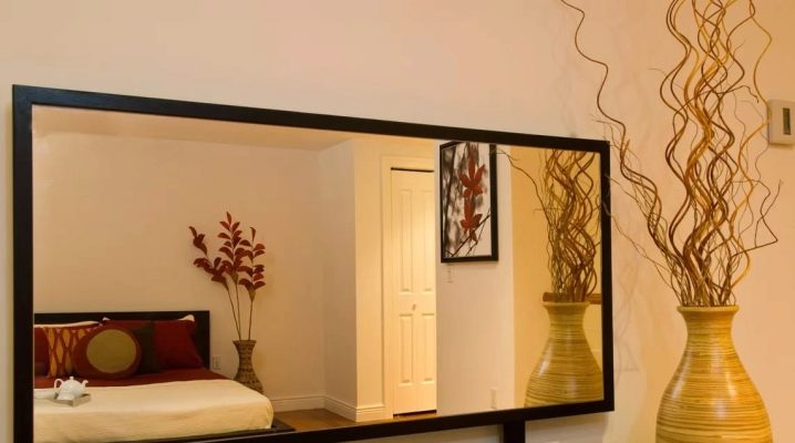  Spiegel in een lijst - een functionele en mooie inrichting van de kamer