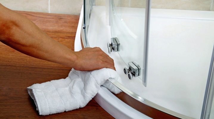  Hvordan rengjør dusjkabinettet fra kalkskala hjemme?