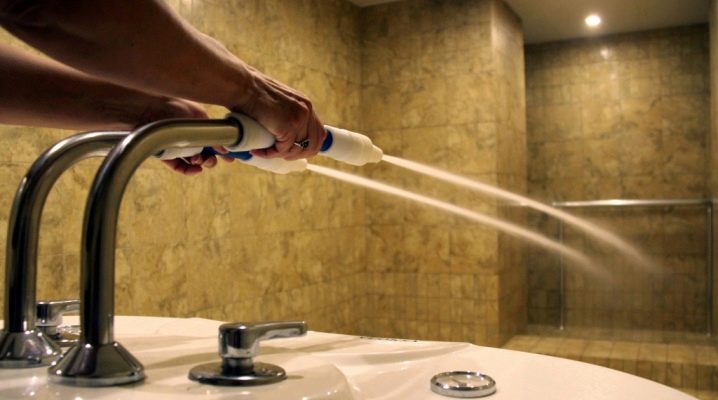  Charcot dušo kabina: terapinis vandens apdorojimas