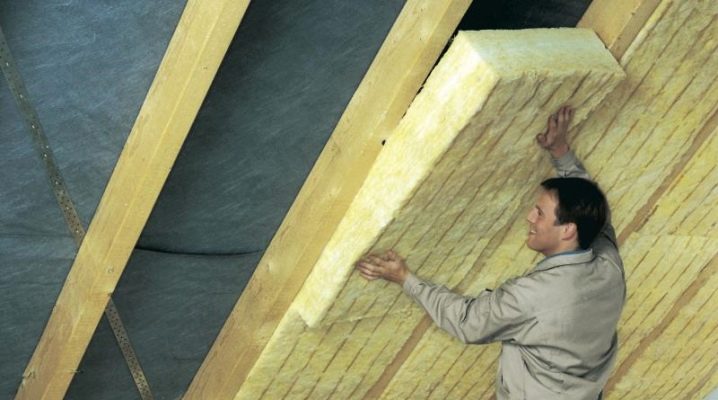  Waarom en hoe het dak van binnenuit te isoleren: gedetailleerde instructies