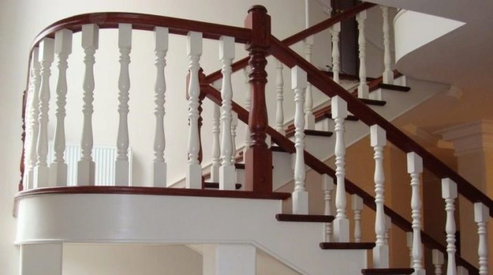  Как да направите оригинални дървени парапети за стълбите?