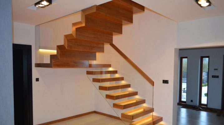  Σκάλες κονσόλας: χαρακτηριστικά σχεδιασμού και μέθοδοι εγκατάστασης