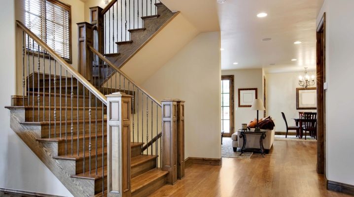  الدرج في منزل خاص: في أي نمط لترتيب؟