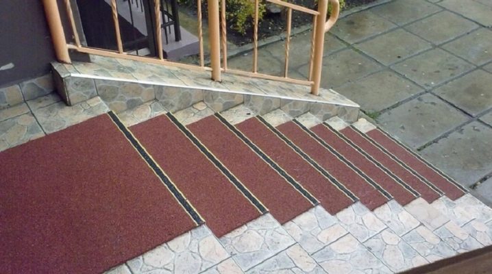  Varieties of anti-slip coatings for outdoor porches