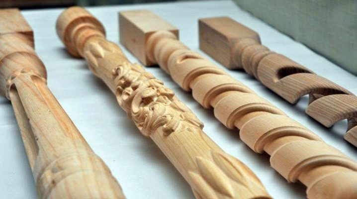  Los detalles de la fabricación de balaustres planos de madera.