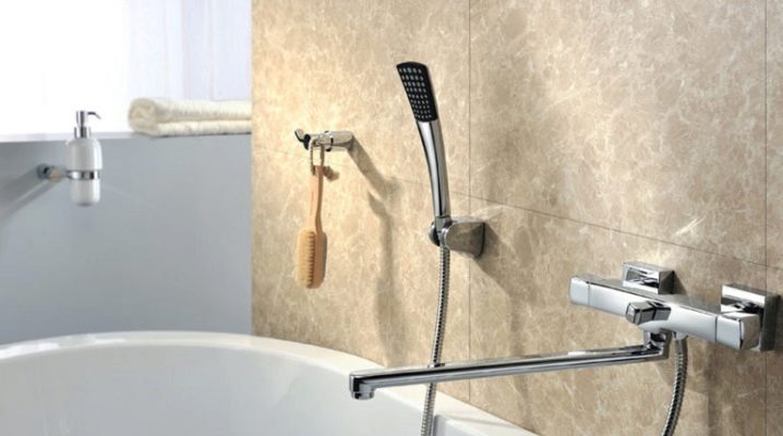  Variantes de modelos y el dispositivo de batidoras de baño con caño largo.