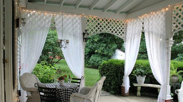  Výběr venkovních záclon pro terasy a verandy