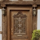  Cum se instalează ușile din lemn?