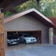 Hoe kies je de optimale grootte van de garage voor twee auto's?