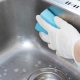  How to wash ceramic and stainless sinks?