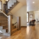  Escadaria em uma casa particular: em que estilo para organizar?