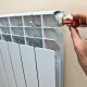  Как да отрежете нагревателната батерия в апартамента?