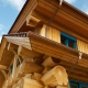  Casa di tronchi di cedro: vantaggi e svantaggi