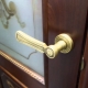  At what height do door handles fit?