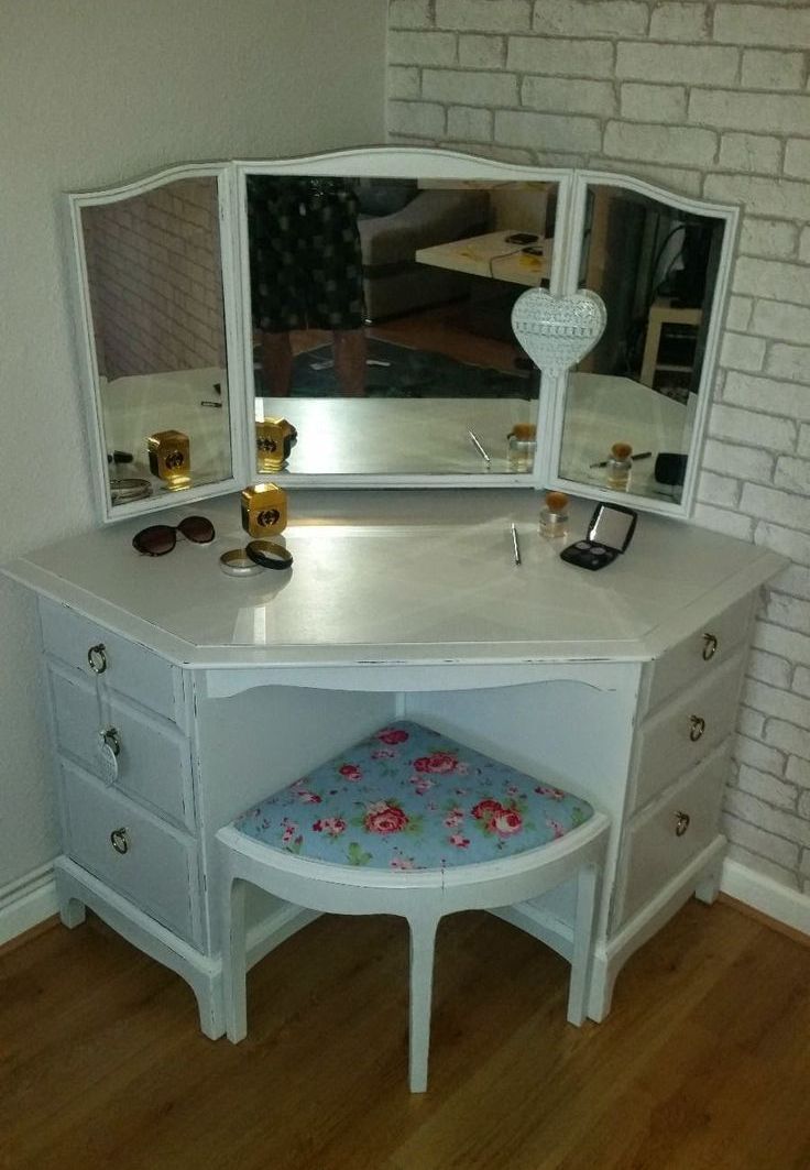 Corner Dressing Table With A Mirror 40, Corner Vanity Table With Mirror