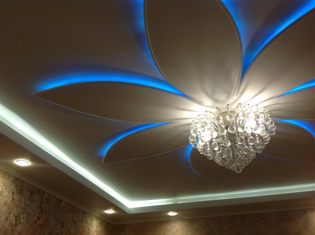Suspended Ceiling With Lighting 41 Photos Glowing Glass Led Strip On The Perimeter - Best Lighting For Suspended Ceiling