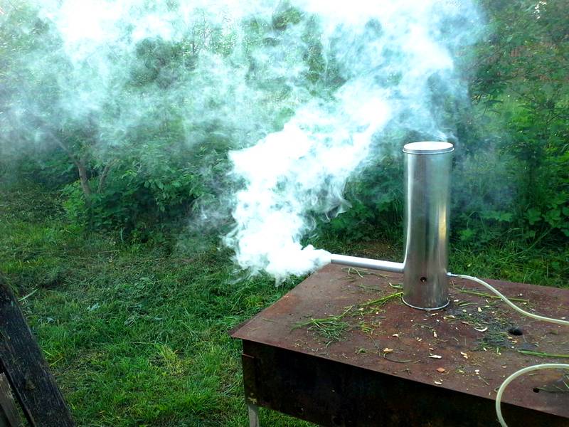 Générateur de fumée pour un fumoir avec vos propres mains: conceptions avec  un générateur de fumée, comment faire - dessins d'un générateur de fumée  pour fumage à froid avec dimensions