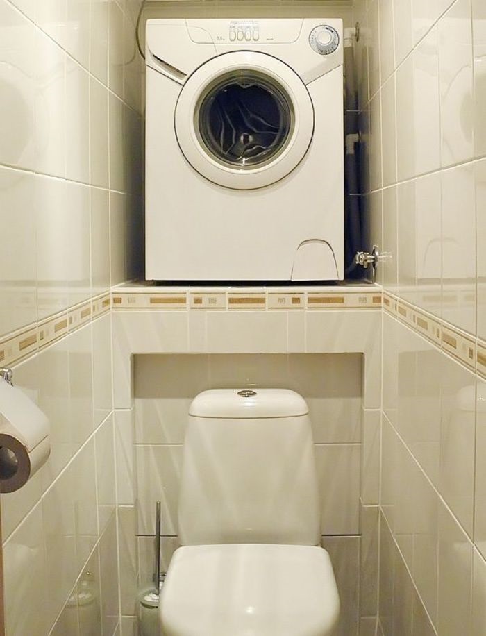 Thiết kế phòng với máy giặt trong nhà vệ sinh: Thiết kế phòng với máy giặt trong nhà vệ sinh sẽ giúp gia đình bạn tiết kiệm không gian ở nhà. Công nghệ cũng đã phát triển hơn nữa để đáp ứng những yêu cầu cao của người sử dụng. Việc đặt máy giặt trong nhà vệ sinh cũng giúp cho mùi hôi từ quần áo giặt được giữ trong phòng, không tác động đến không khí sống.