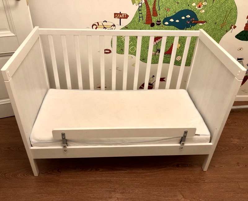 ikea baby cot with drawers