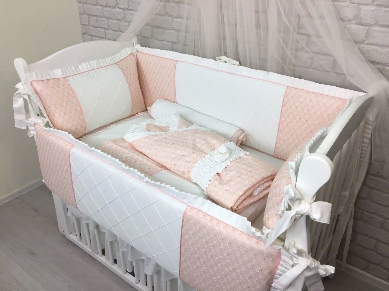 Saiz katil bayi untuk bayi yang baru lahir mengikut piawai: dimensi  kepingan dan bantal mengikut lebar dan panjang katil, contoh pilihan bukan  standard